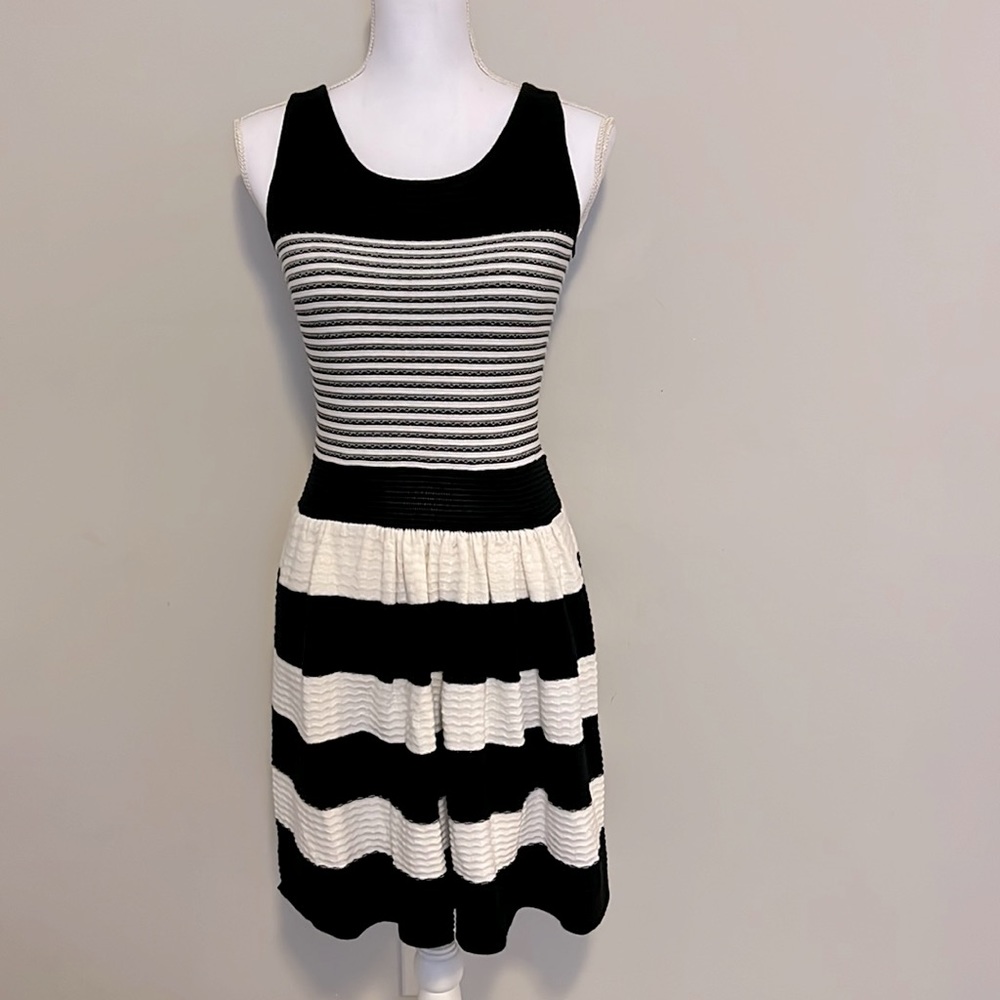 {Jessica Simpson} Black and White Striped Dress